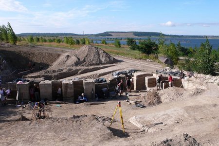 Ausgrabung einer 125.000 Jahre alten archäologischen Fundstelle in Neumark-Nord bei Halle 
