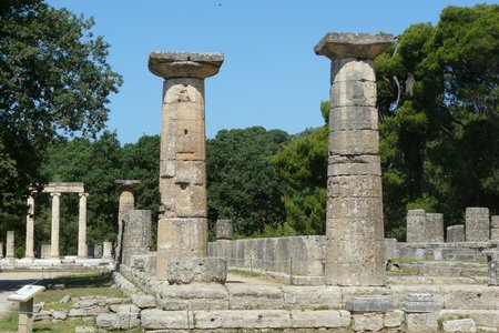 Überreste des Heratempels und Pelopion im Zeusheiligtum von Olympia