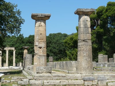  Überreste des Heratempels und Pelopion im Zeusheiligtum von Olympia